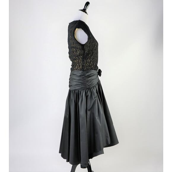 Vintage 1980s Nude Illusion Lace Dress with Drop Waist, Ruffle Bottom Large - Picture 8 of 10